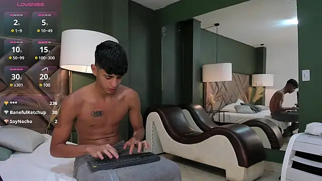 Snapshot of Tyler_Rodriguez chatting on 03/12/25, 10:59 Tyler Rodriguez online show from 03/12/25, 10:59