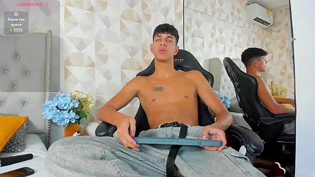 Snapshot of Tyler_Rodriguez chatting on 03/17/25, 02:12 Tyler Rodriguez online show from 03/17/25, 02:12