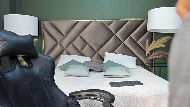 Snapshot of Tyler_Rodriguez chatting on 03/19/25, 03:30 Tyler Rodriguez online show from 03/19/25, 03:30