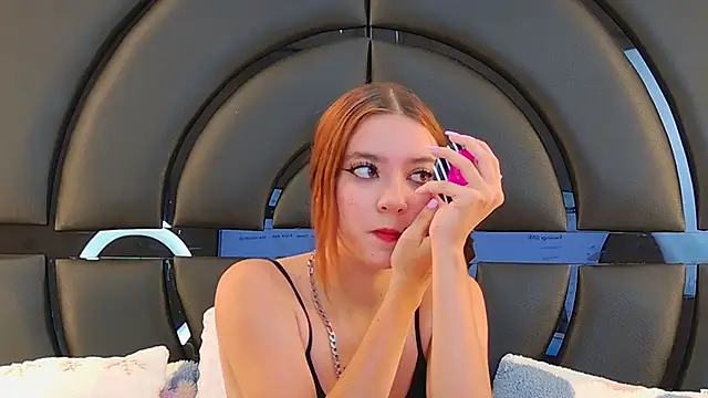 LiliFox18 online show from 03/09/25, 07:05