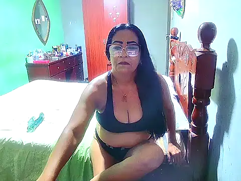 Snapshot of rosi_pamela chatting on 12/05/24, 02:11 rosi pamela online show from 12/05/24, 02:11