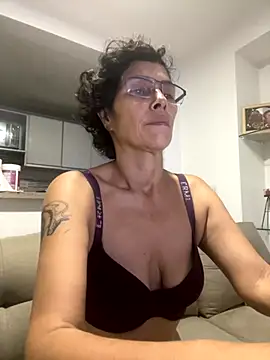 MireyaTorresGu online show from 09/10/25, 10:54