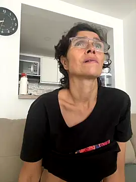 MireyaTorresGu online show from 09/30/25, 01:38