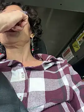 MireyaTorresGu online show from 10/22/25, 04:07