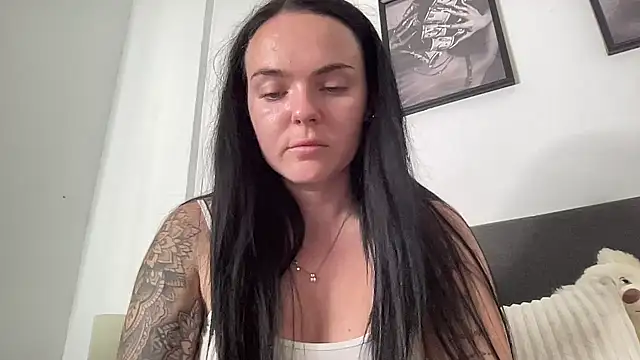 yorkshiregal online show from 10/30/25, 11:22