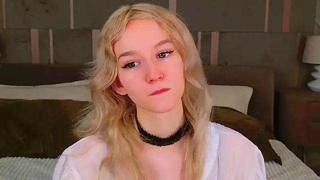 Snapshot of NaomiLoys chatting on 02/11/25, 03:18 NaomiLoys online show from 02/11/25, 03:18