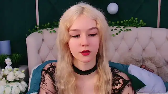 Snapshot of NaomiLoys chatting on 02/16/25, 11:16 NaomiLoys online show from 02/16/25, 11:16