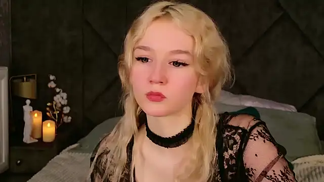 Snapshot of NaomiLoys chatting on 02/23/25, 03:56 NaomiLoys online show from 02/23/25, 03:56