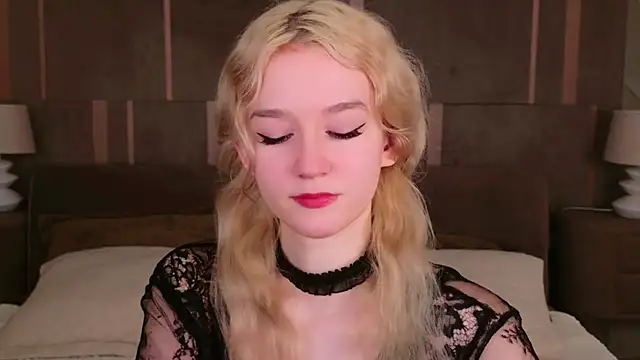 Snapshot of NaomiLoys chatting on 02/24/25, 04:58 NaomiLoys online show from 02/24/25, 04:58