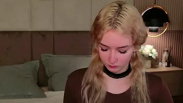 Snapshot of NaomiLoys chatting on 02/26/25, 09:37 NaomiLoys online show from 02/26/25, 09:37