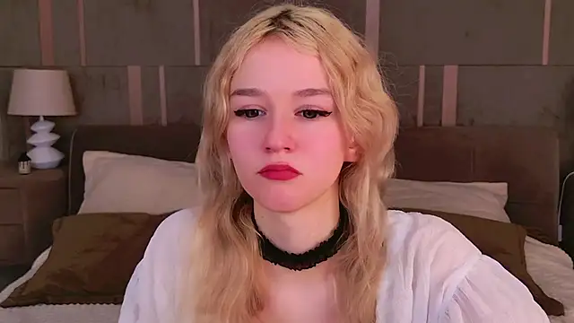 Snapshot of NaomiLoys chatting on 03/08/25, 02:55 NaomiLoys online show from 03/08/25, 02:55