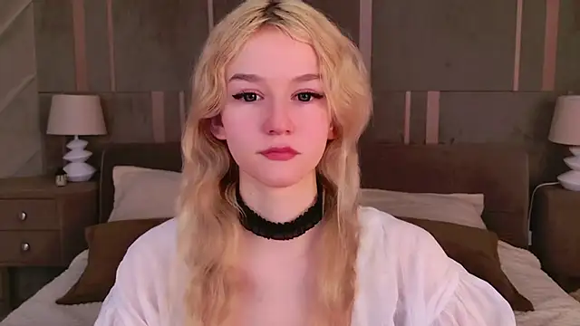 Snapshot of NaomiLoys chatting on 03/08/25, 05:59 NaomiLoys online show from 03/08/25, 05:59