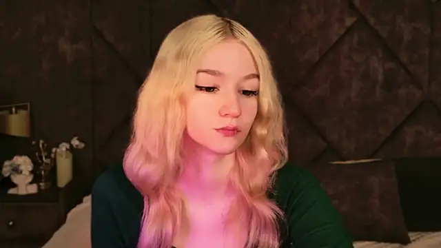 NaomiLoys online show from 11/09/25, 10:35