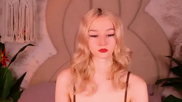 NaomiLoys online show from 01/16/26, 11:03