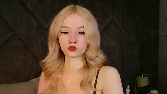 NaomiLoys online show from 02/23/26, 10:56