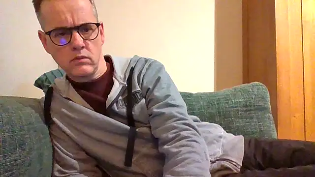 Snapshot of Hectorthyssen1 chatting on 01/03/25, 11:01 Hectorthyssen1 online show from 01/03/25, 11:01