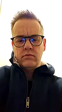 Snapshot of Hectorthyssen1 chatting on 01/05/25, 08:31 Hectorthyssen1 online show from 01/05/25, 08:31