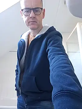 Snapshot of Hectorthyssen1 chatting on 02/02/25, 12:46 Hectorthyssen1 online show from 02/02/25, 12:46