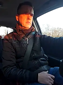 Snapshot of Hectorthyssen1 chatting on 02/04/25, 04:18 Hectorthyssen1 online show from 02/04/25, 04:18