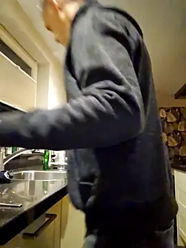 Snapshot of Hectorthyssen1 chatting on 02/07/25, 05:31 Hectorthyssen1 online show from 02/07/25, 05:31