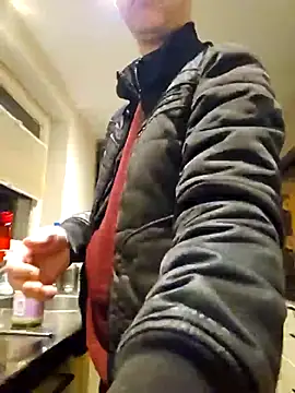 Snapshot of Hectorthyssen1 chatting on 02/27/25, 05:34 Hectorthyssen1 online show from 02/27/25, 05:34