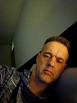 Snapshot of Hectorthyssen1 chatting on 03/18/25, 09:10 Hectorthyssen1 online show from 03/18/25, 09:10