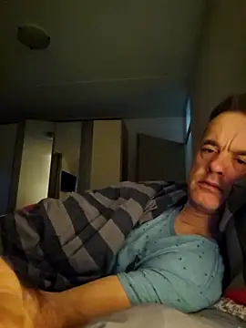 Snapshot of Hectorthyssen1 chatting on 10/26/25, 07:47 Hectorthyssen1 online show from 10/26/25, 07:47