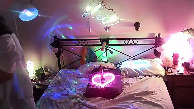 Snapshot of ingrid1982 chatting on 01/14/26, 04:56 ingrid1982 online show from 01/14/26, 04:56