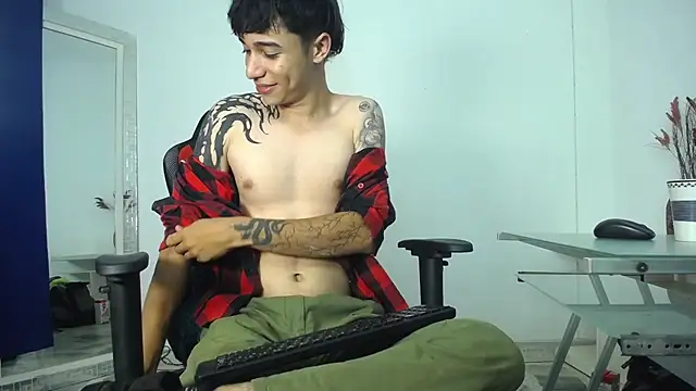 Zacktk7 online show from 12/18/24, 11:40