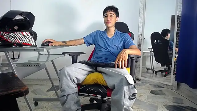 Zacktk7 online show from 01/15/25, 08:16