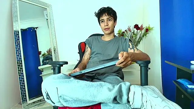 Zacktk7 online show from 02/12/25, 08:18