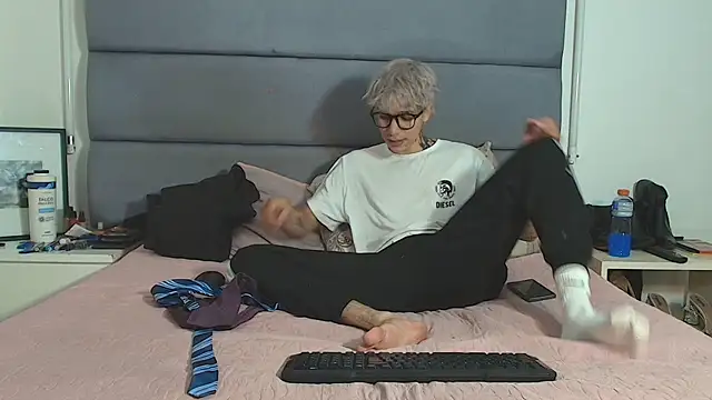 Zacktk7 online show from 03/03/25, 09:37