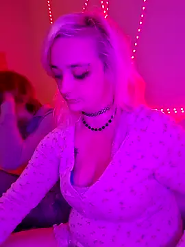 IzanamiNova online show from 02/12/25, 06:51