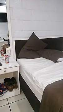 Snapshot of miketripi420 chatting on 11/28/25, 03:20 miketripi420 online show from 11/28/25, 03:20