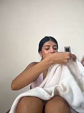 Baby Niels online show from 12/16/25, 04:34