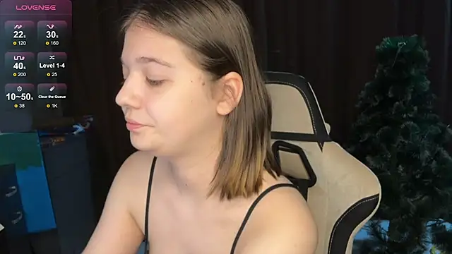 Snapshot of Leela_sun chatting on 12/23/24, 04:06 Leela sun online show from 12/23/24, 04:06