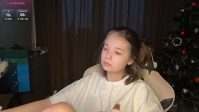 Snapshot of Leela_sun chatting on 12/27/24, 11:50 Leela sun online show from 12/27/24, 11:50