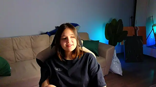 Snapshot of Leela_sun chatting on 02/21/25, 02:06 Leela sun online show from 02/21/25, 02:06