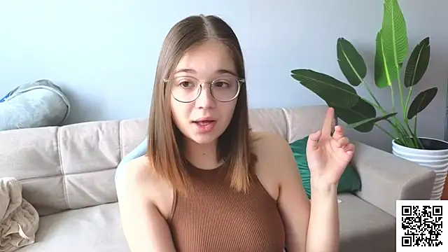 Snapshot of Leela_sun chatting on 03/03/25, 05:31 Leela sun online show from 03/03/25, 05:31