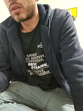 Snapshot of jhonyhot9292 chatting on 12/20/25, 07:26 jhonyhot9292 online show from 12/20/25, 07:26