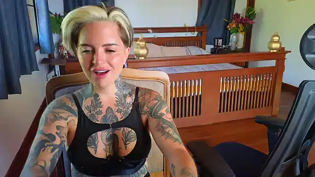 Snapshot of Alexandersonxo chatting on 03/25/26, 04:07 Alexandersonxo online show from 03/25/26, 04:07