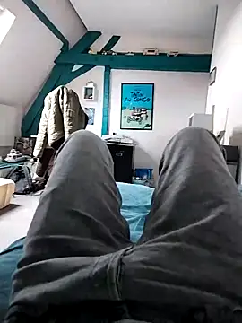 Snapshot of JulesG18 chatting on 02/28/26, 11:22 JulesG18 online show from 02/28/26, 11:22