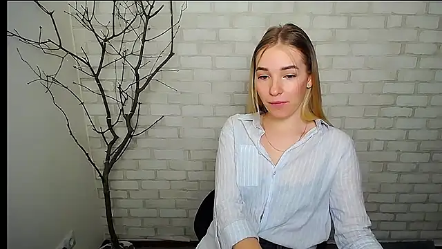 Queen ofLove online show from 02/26/25, 12:58