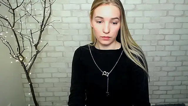 Queen ofLove online show from 03/12/25, 05:38