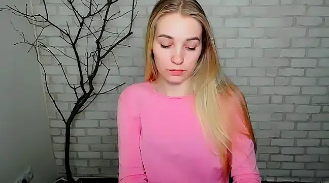 Queen ofLove online show from 03/18/25, 05:21