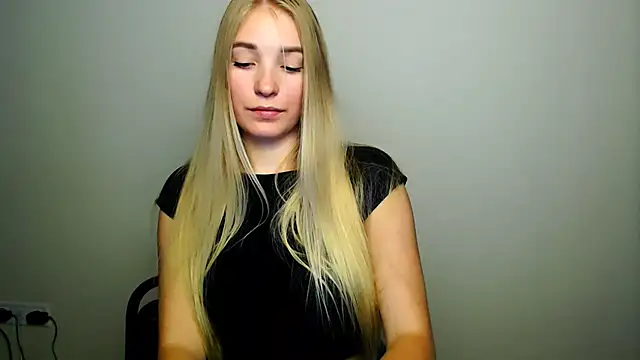 Queen ofLove online show from 10/13/25, 08:53