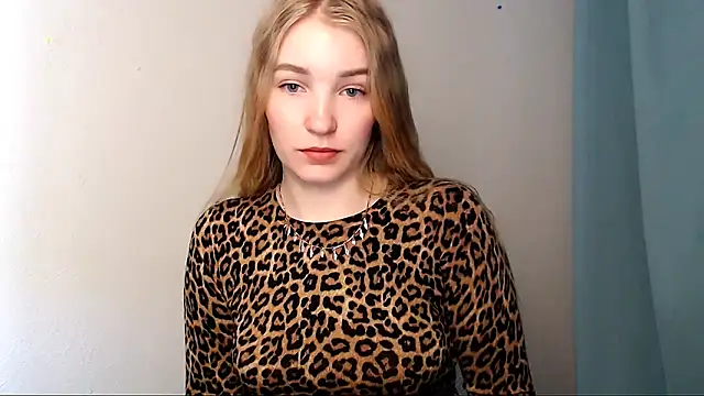 Snapshot of Queen_ofLove chatting on 03/21/26, 10:53 Queen ofLove online show from 03/21/26, 10:53