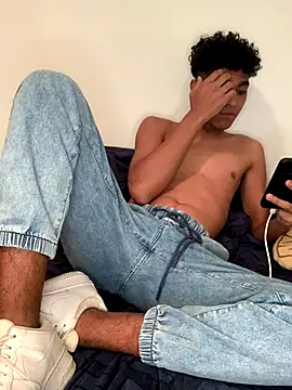 Snapshot of Ryan-hot chatting on 09/16/25, 07:59 Ryan-hot online show from 09/16/25, 07:59