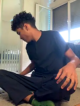 Snapshot of Ryan-hot chatting on 09/30/25, 03:50 Ryan-hot online show from 09/30/25, 03:50