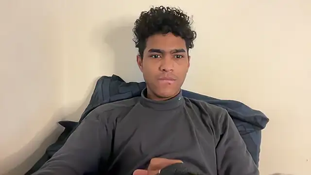 Snapshot of Ryan-hot chatting on 12/21/25, 11:50 Ryan-hot online show from 12/21/25, 11:50